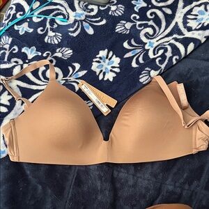 SKIMS Wireless Padded Bra
